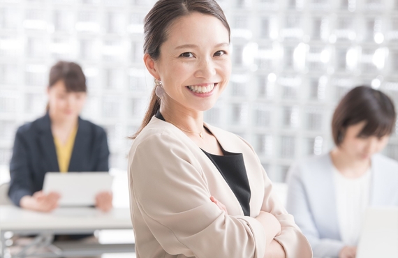経済的・精神的に自立した女性事業家の育成 | オンラインの起業なら支援が丁寧な株式会社コンジーニアル